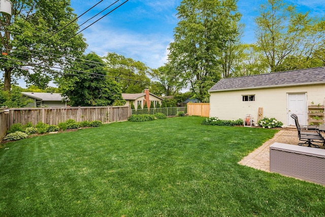 2380 Cranford Rd, Upper Arlington, OH 43221 - view of yard with a patio