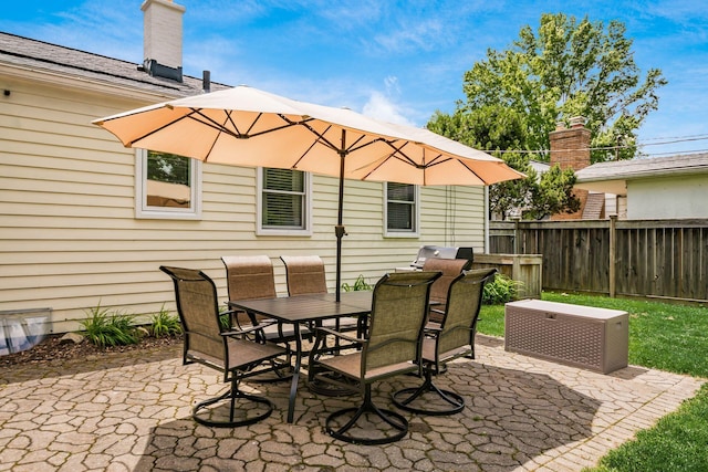 2380 Cranford Rd, Upper Arlington, OH 43221 - view of patio / terrace with outdoor dining space