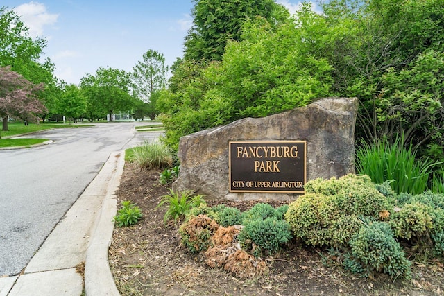 2380 Cranford Rd, Upper Arlington, OH 43221 - view of community / neighborhood sign