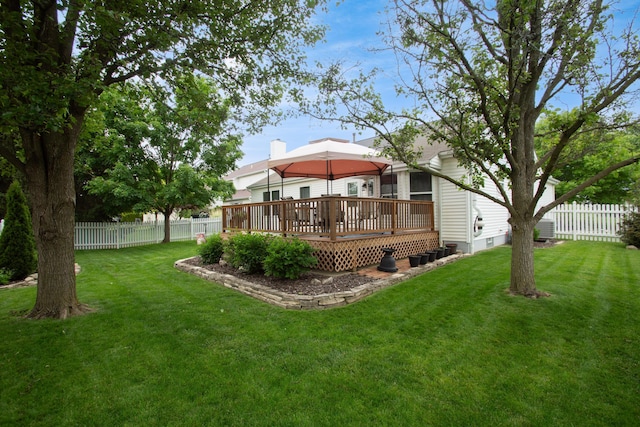 4989 Edgeley Dr, Hilliard, OH 43026 - view of yard featuring a wooden deck