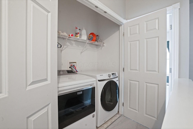 963 Delaware Ave, Columbus, OH 43201 - laundry area featuring washing machine and dryer