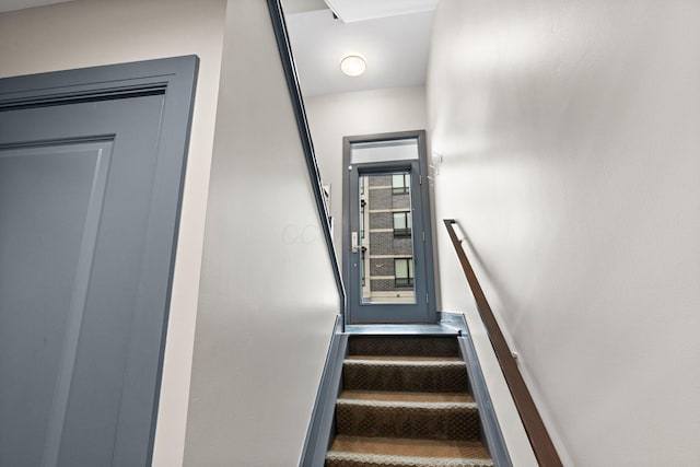 123 Aston Row Ln, Columbus, OH 43201 - view of stairway
