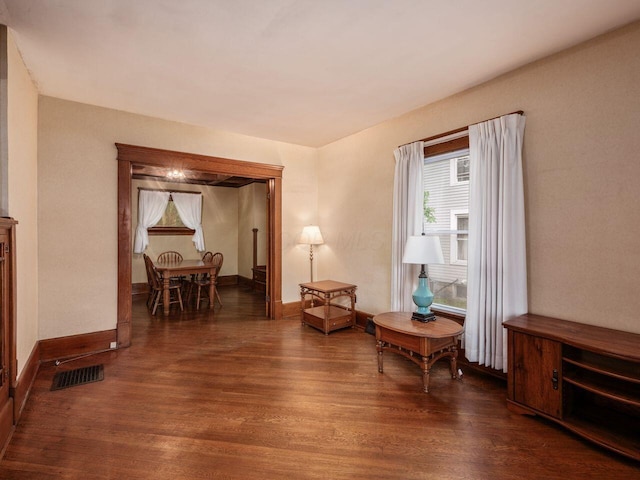 251 Summit St, Marion, OH 43302 - living area with wood finished floors and baseboards