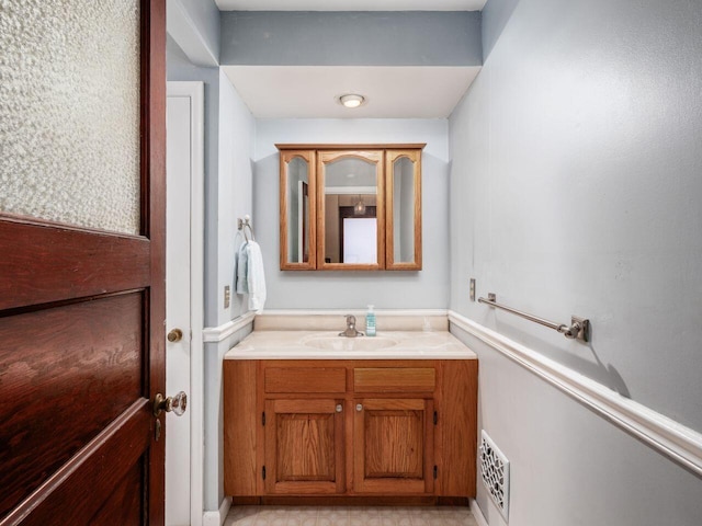 251 Summit St, Marion, OH 43302 - bathroom featuring vanity