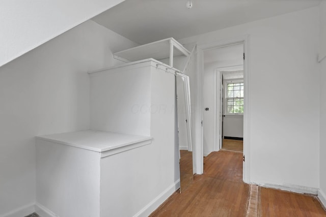 104 W Rathbone Ave, Columbus, OH 43214 - hall featuring wood finished floors and baseboards
