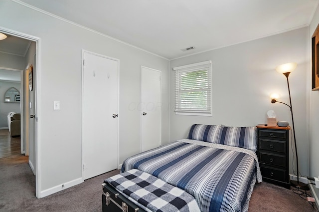 4367 San Jose Ln, Columbus, OH 43213 - bedroom with carpet floors, baseboards, and crown molding
