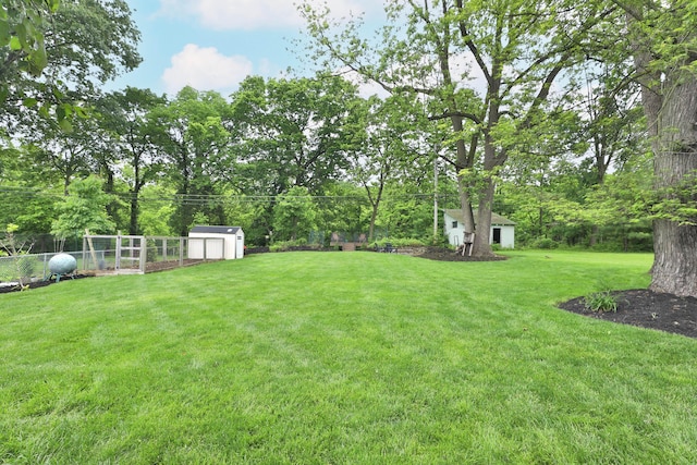 72 Glenmont Ave, Columbus, OH 43214 - view of yard with view of wooded area