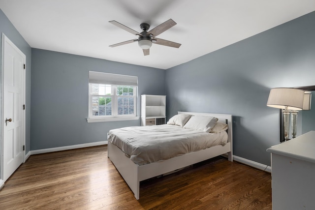 2656 Fair Ave, Columbus, OH 43209 - bedroom featuring baseboards, dark wood-style floors, and ceiling fan