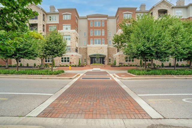 3175 Tremont Rd Unit 404, Columbus, OH 43221 - photo 1