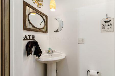 7050 Motts Place Rd, Canal Winchester, OH 43110 - view of bathroom
