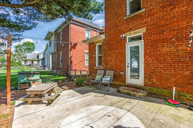 141 E 5th Ave, Lancaster, OH 43130 - view of patio / terrace
