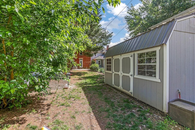 141 E 5th Ave, Lancaster, OH 43130 - view of yard