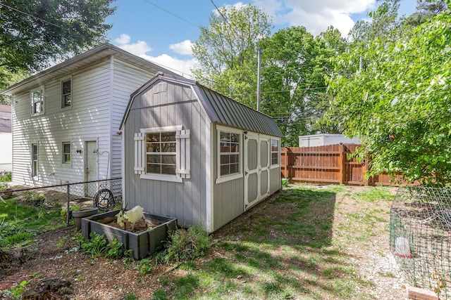141 E 5th Ave, Lancaster, OH 43130 - view of shed featuring a fenced backyard