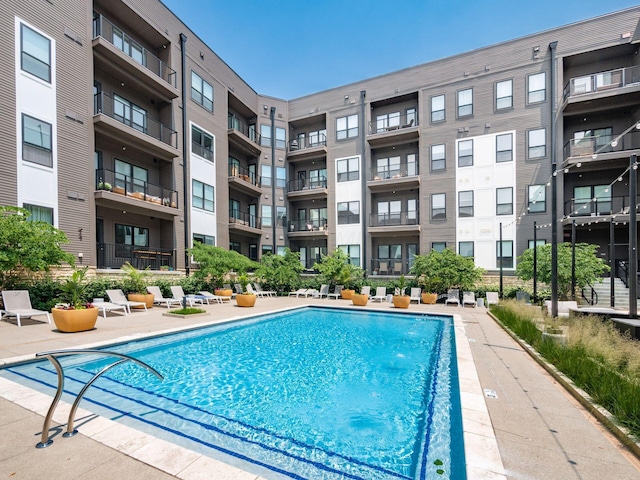 6633 Dale Dr Unit 417, Dublin, OH 43017 - community pool featuring a patio area