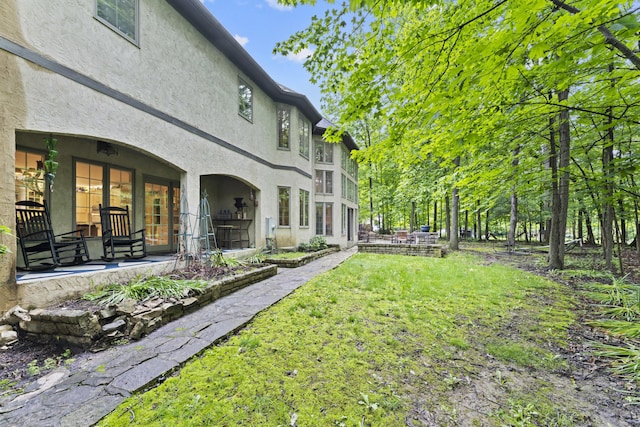 8039 Crossgate Ct S, Dublin, OH 43017 - view of yard featuring a patio area