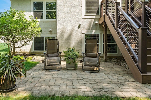 165 Tinley Park Cir, Delaware, OH 43015 - view of patio with stairs