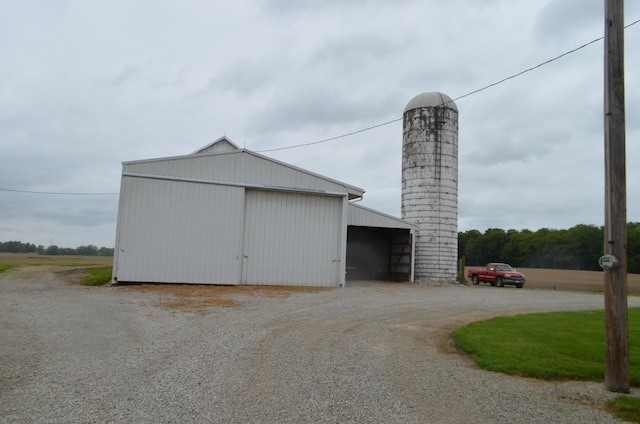 5810 Bickle Church Rd NW, Pickerington, OH 43147 - view of pole building with dirt driveway