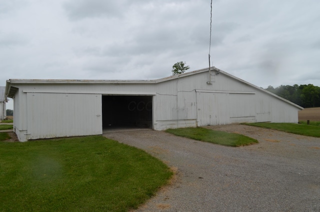 5810 Bickle Church Rd NW, Pickerington, OH 43147 - view of pole building with a garage and gravel driveway