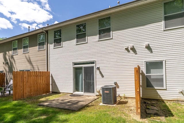 642 Grove Cir Unit 1902, Columbus, OH 43230 - back of property with central air condition unit