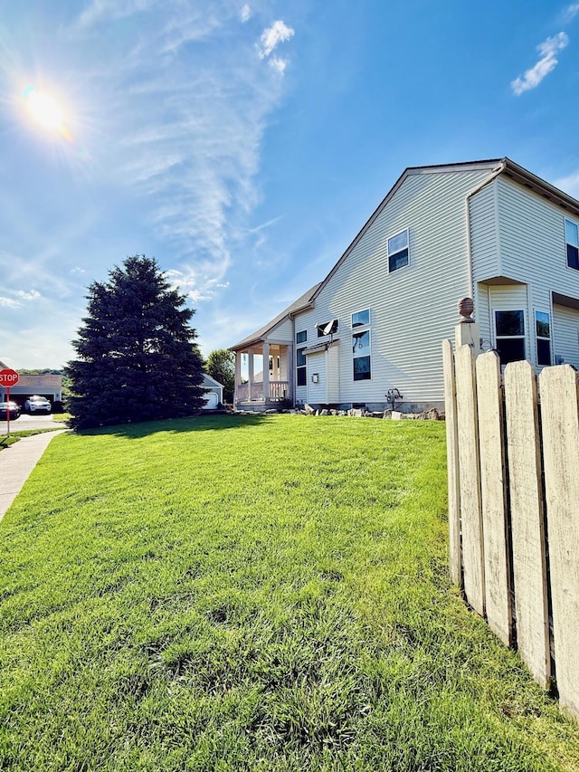 1522 E Quail Run Dr, Newark, OH 43055 - view of property exterior with a lawn