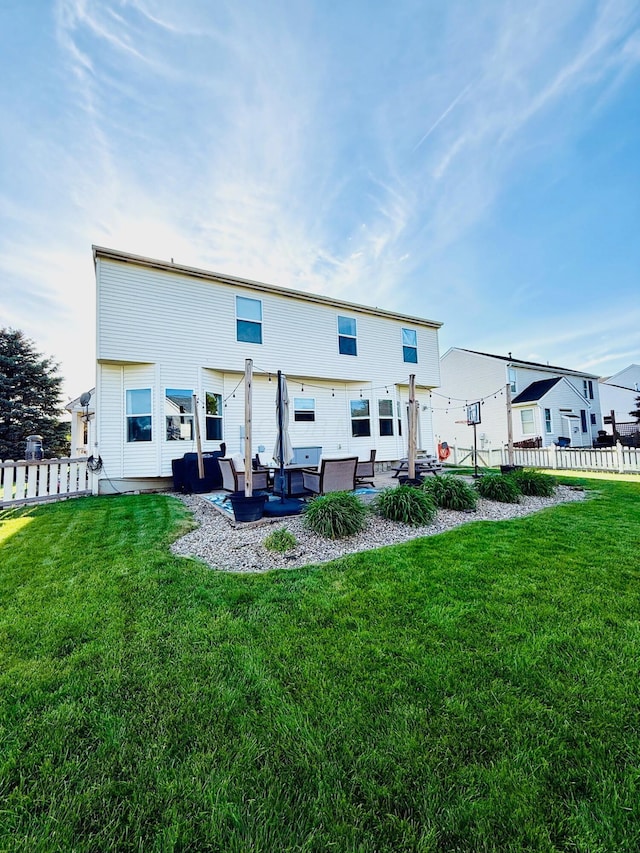 1522 E Quail Run Dr, Newark, OH 43055 - rear view of house with a patio area