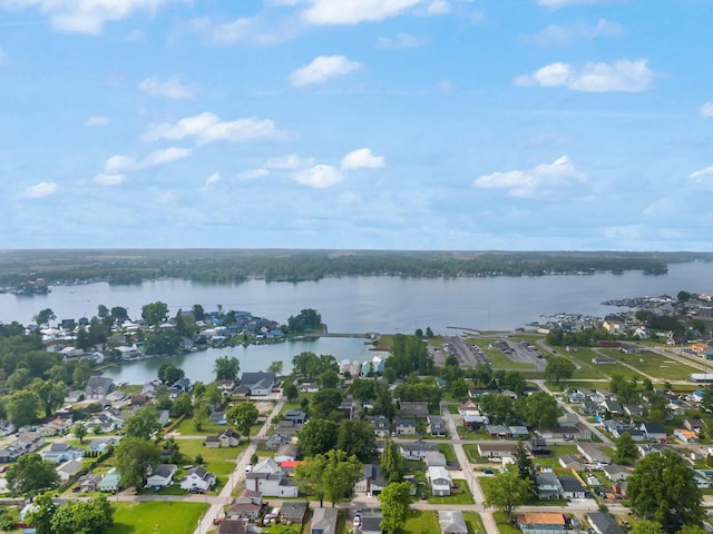 173 Highland Ave, Buckeye Lake, OH 43008 - aerial view of residential area featuring a nearby body of water