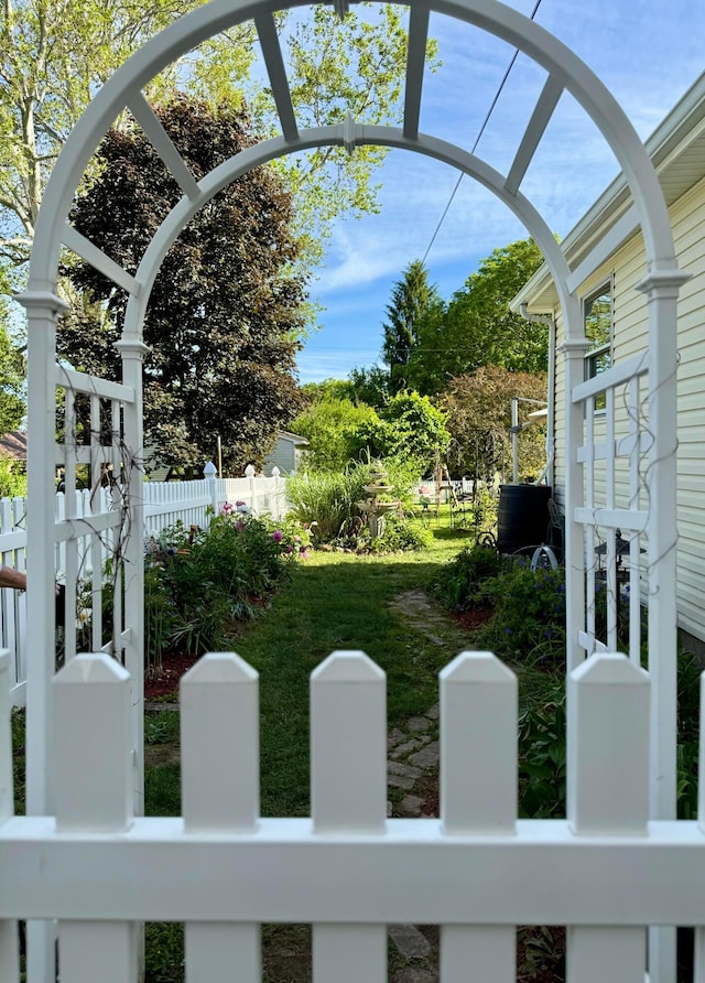 550 E Allen St, Lancaster, OH 43130 - view of yard