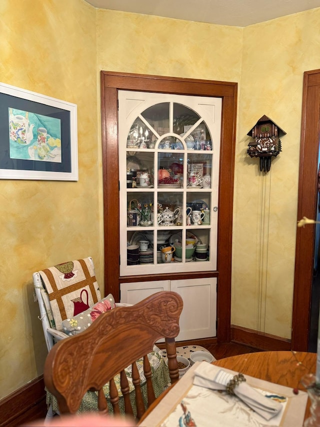 550 E Allen St, Lancaster, OH 43130 - detailed view of wood finished floors and baseboards