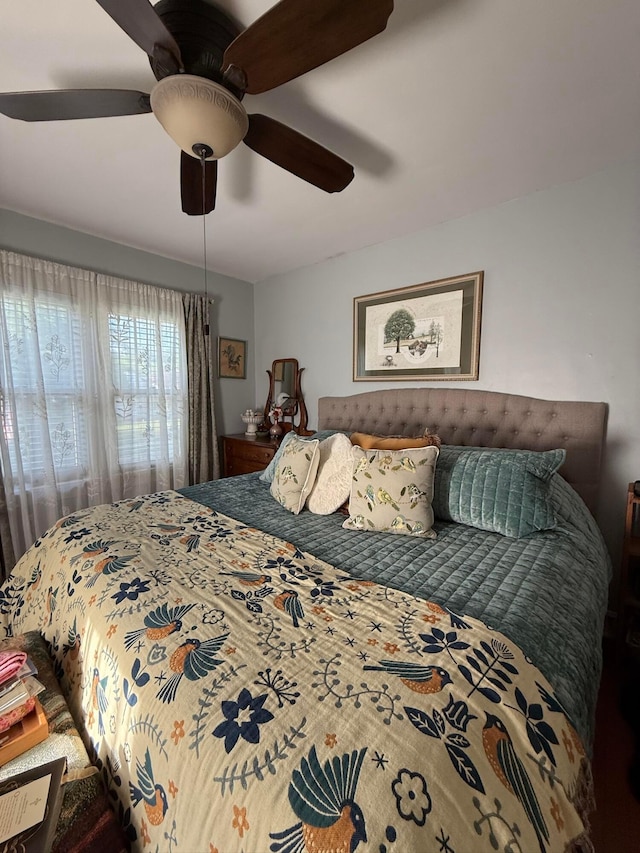 550 E Allen St, Lancaster, OH 43130 - bedroom with a ceiling fan