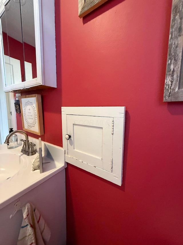 550 E Allen St, Lancaster, OH 43130 - bathroom view of vanity