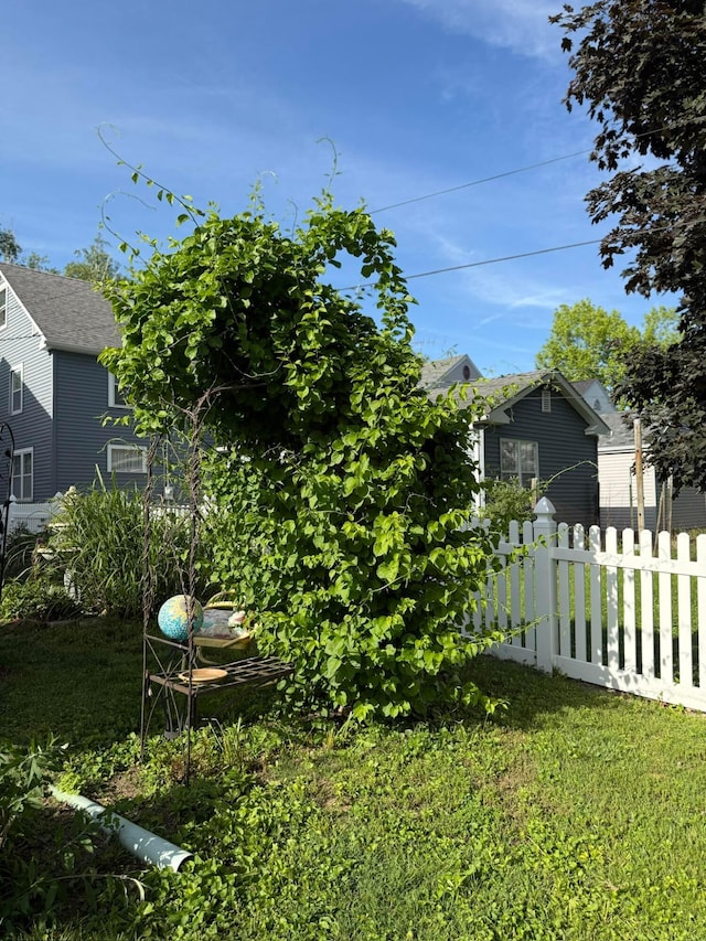 550 E Allen St, Lancaster, OH 43130 - view of yard
