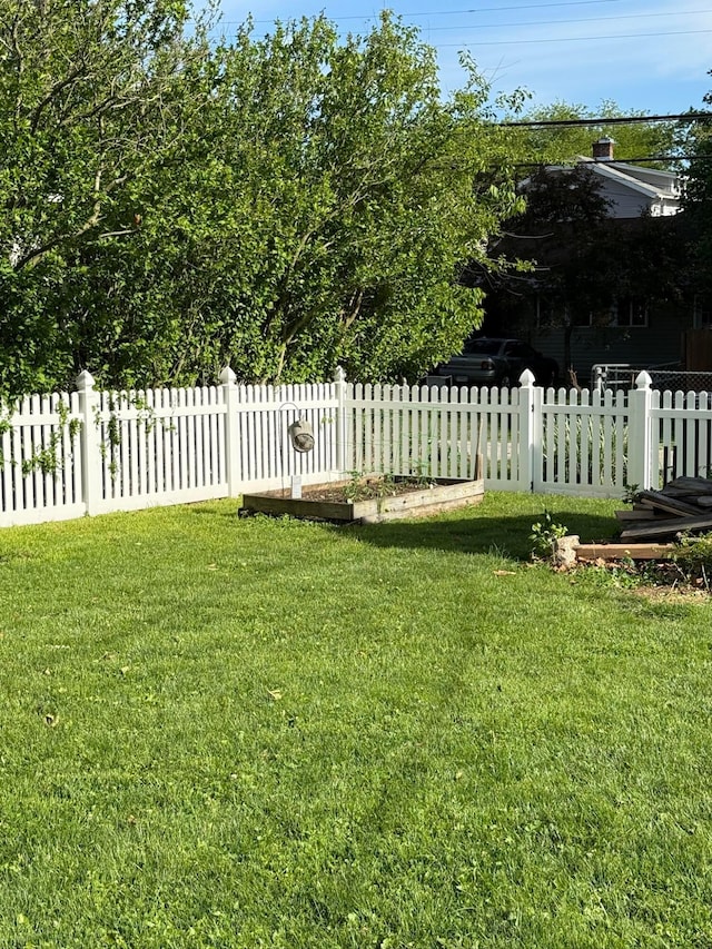 550 E Allen St, Lancaster, OH 43130 - view of yard