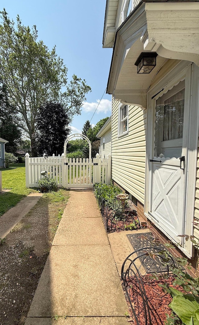 550 E Allen St, Lancaster, OH 43130 - view of patio