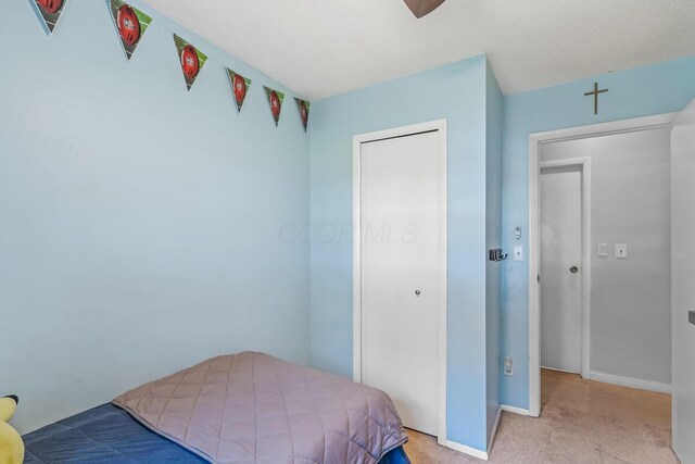 5690 Brinkley Ct, Columbus, OH 43235 - carpeted bedroom with baseboards