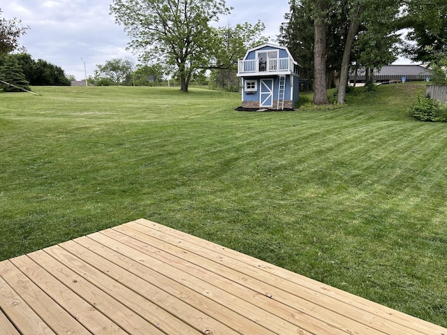 5321 Longshadow Dr, Westerville, OH 43081 - view of grassy yard featuring a wooden deck