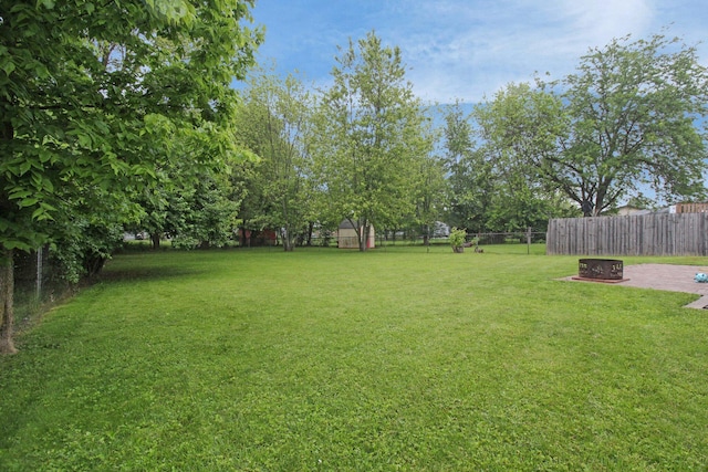 4037 Millview Ct, Columbus, OH 43207 - view of yard with an outdoor fire pit