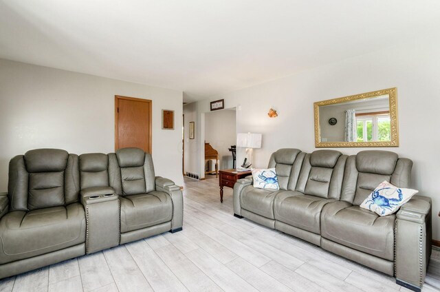 52 Amsterdam Ave, Columbus, OH 43207 - living room with light wood-type flooring