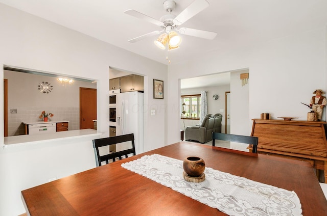 52 Amsterdam Ave, Columbus, OH 43207 - dining area featuring ceiling fan