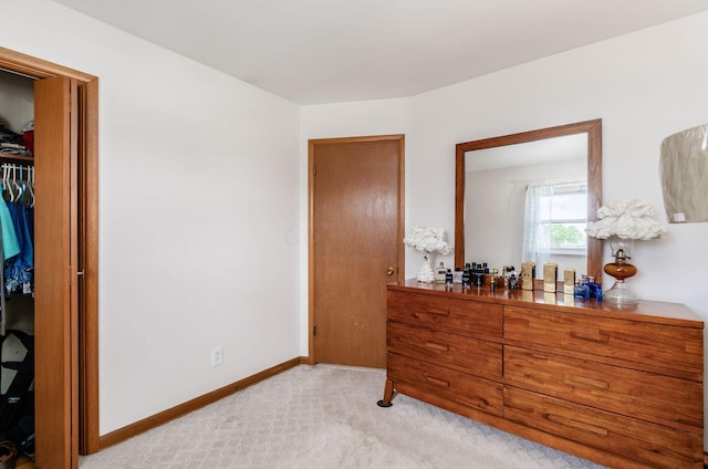 52 Amsterdam Ave, Columbus, OH 43207 - bedroom with light colored carpet and baseboards