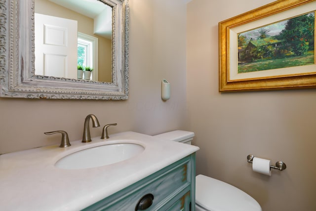 1332 Castleton Rd N, Columbus, OH 43220 - half bath featuring toilet and vanity