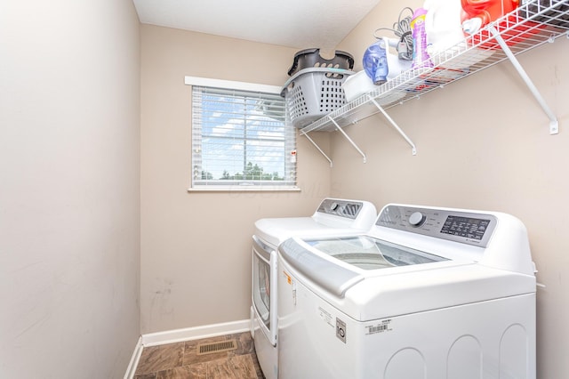 1705 Bent Creek Dr, Lancaster, OH 43130 - laundry area featuring washer and dryer and baseboards