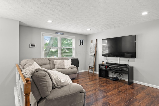 4373 Valley Quail Blvd S, Westerville, OH 43081 - living area featuring wood finished floors, recessed lighting, and baseboards