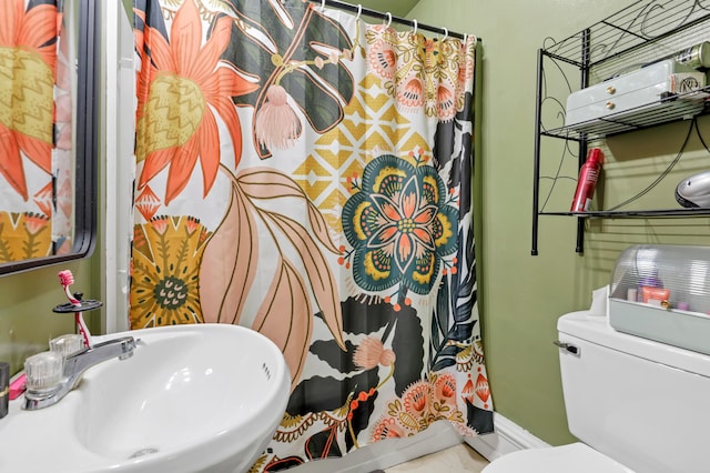 1904 Cedar Hill Rd, Lancaster, OH 43130 - bathroom with a sink, toilet, and a shower with curtain