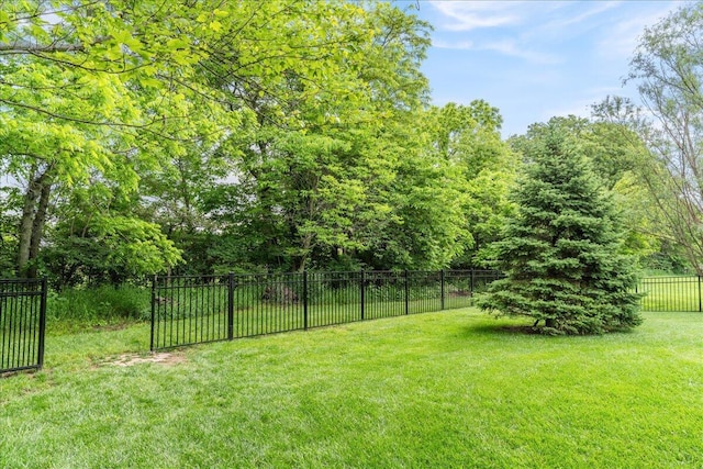 4560 Greyson Dr, Powell, OH 43065 - view of yard