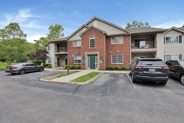 108 Shelbourne Forest Way, Delaware, OH 43015 - multi unit property with uncovered parking and brick siding