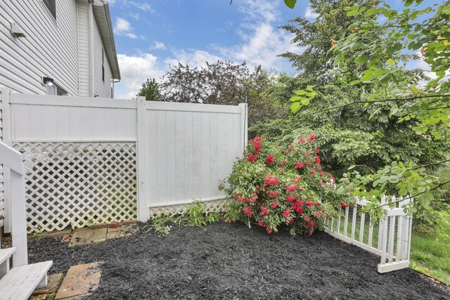 6022 Brice Park Dr Unit 17D, Canal Winchester, OH 43110 - view of yard