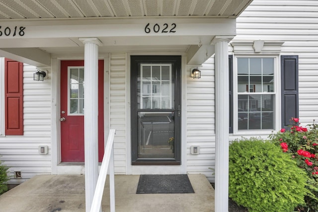 6022 Brice Park Dr Unit 17D, Canal Winchester, OH 43110 - property entrance with a porch