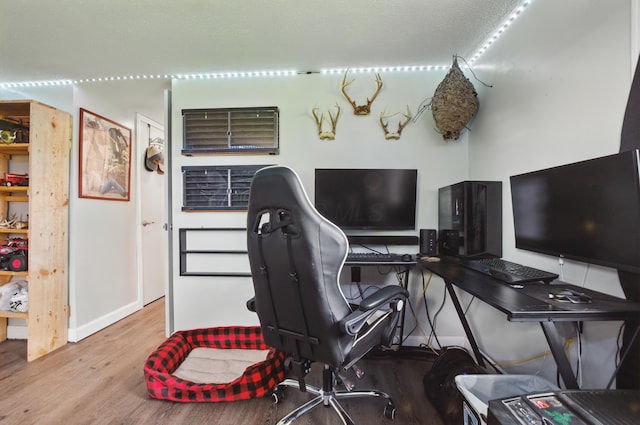 1282 Taylortown Rd, Mansfield, OH 44903 - office featuring wood finished floors and baseboards