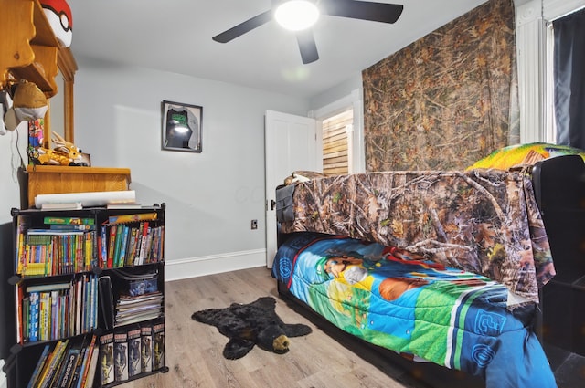 1282 Taylortown Rd, Mansfield, OH 44903 - bedroom featuring wood finished floors, baseboards, and a ceiling fan