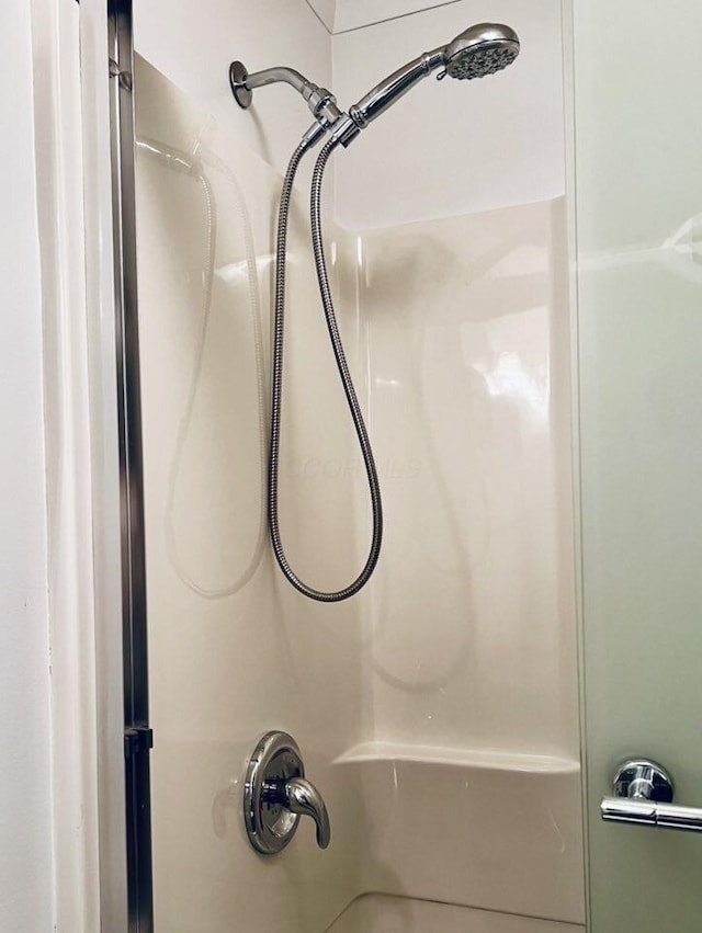 3037 La Vista Dr Unit 39, Columbus, OH 43204 - bathroom view